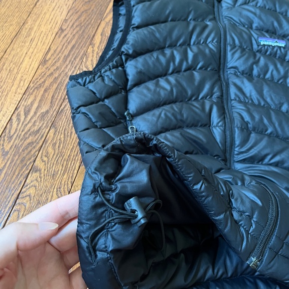 Women’s Patagonia down puffer Vest - Picture 13 of 13